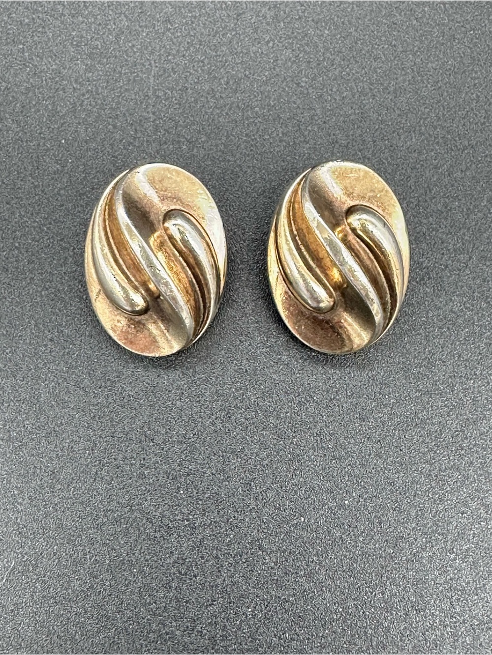 Vintage Trifari Gold Tone Swirl Clip On Earrings Signed